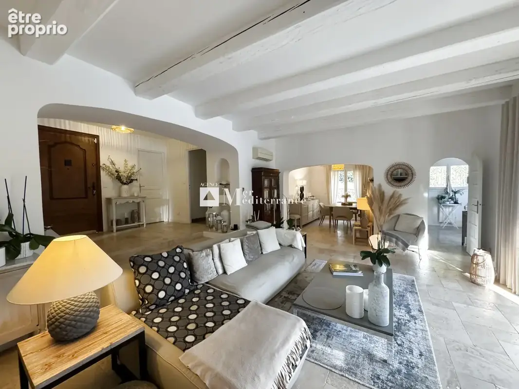 EN EXCLUSIVITÉ - Aux Issambres : Villa rénovée avec piscine, proche de la plage - Possibilité d’agrandissement - photo 6
