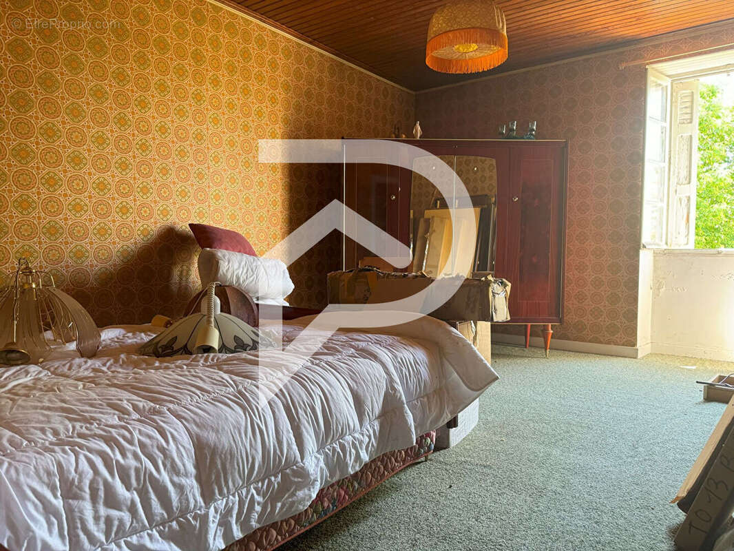 Maison à SAINT-MARTIAL-DE-NABIRAT