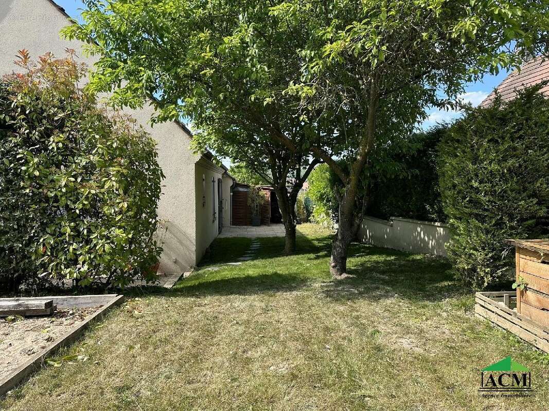 Maison à MERY-SUR-OISE