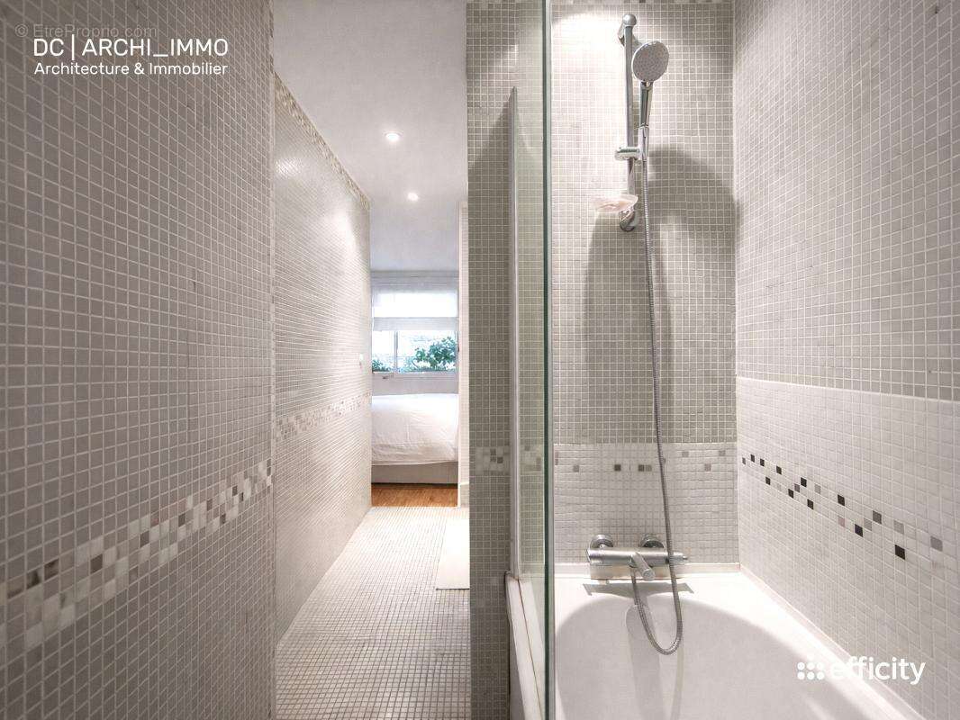Appartement à PARIS-17E