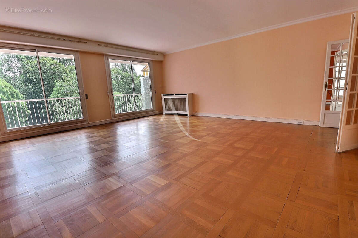 Appartement Le Mesnil Le Roi 4 pièce(s) 122.75 m2 - photo 3