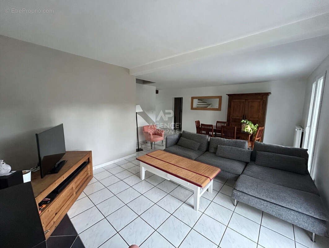 Maison à VERNEUIL-SUR-SEINE