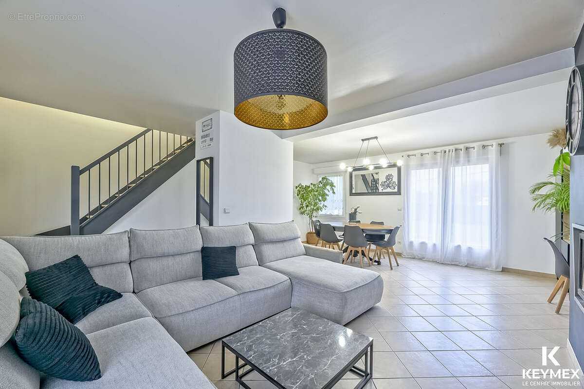 Maison à SAINTE-GENEVIEVE