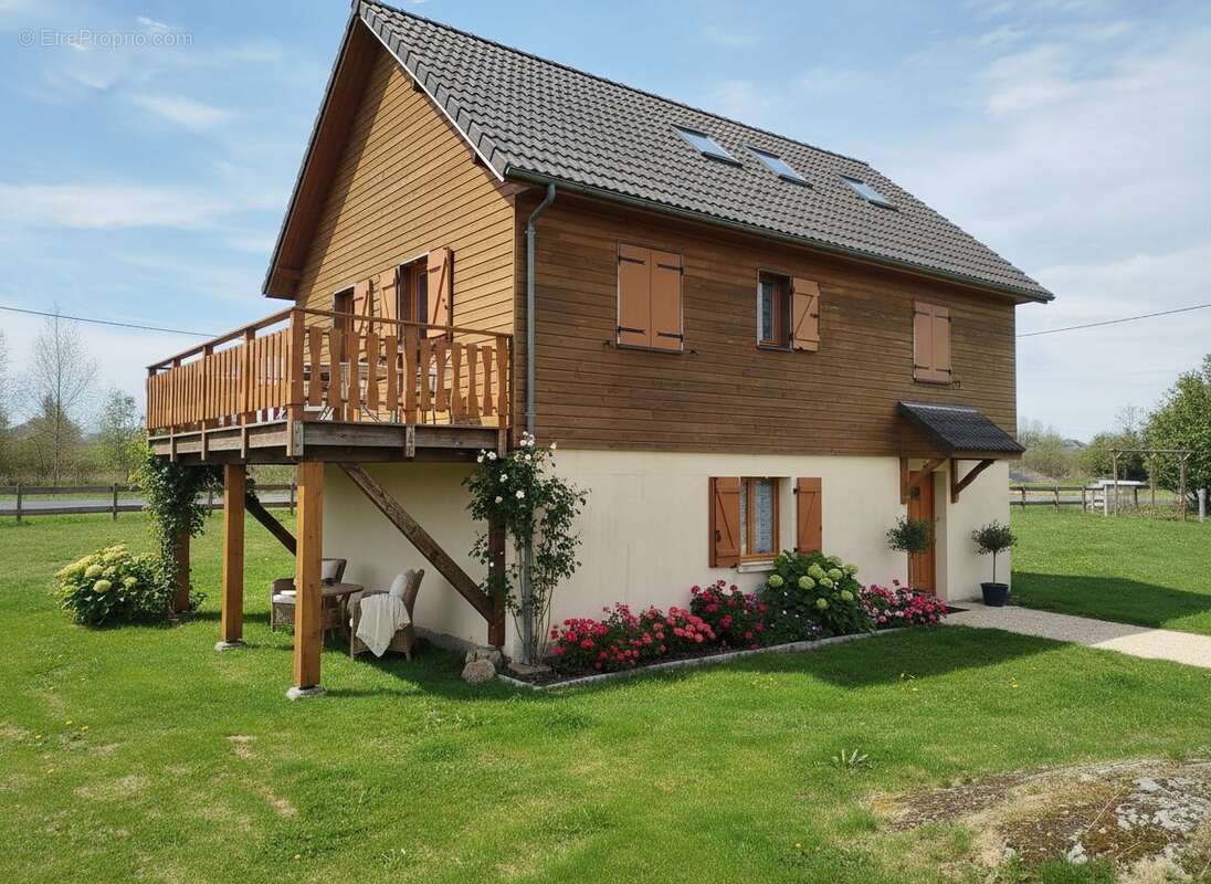 Maison à SAINT-GENES-CHAMPESPE