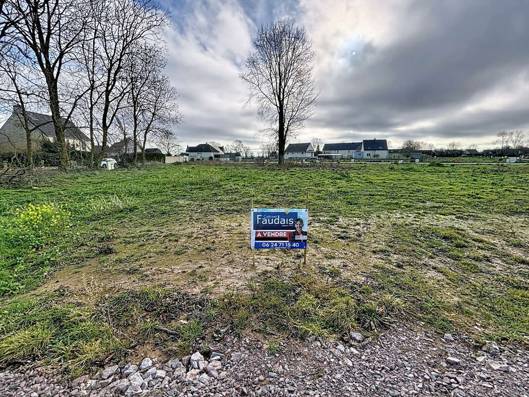 Terrain à AVENAY