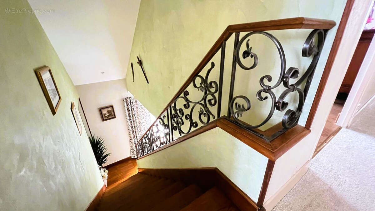 Maison à YMONVILLE
