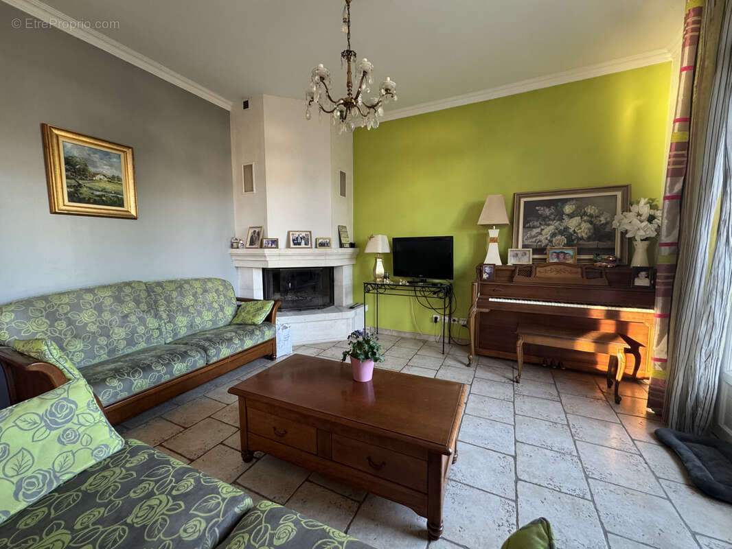 Maison à SAINTE-ANASTASIE