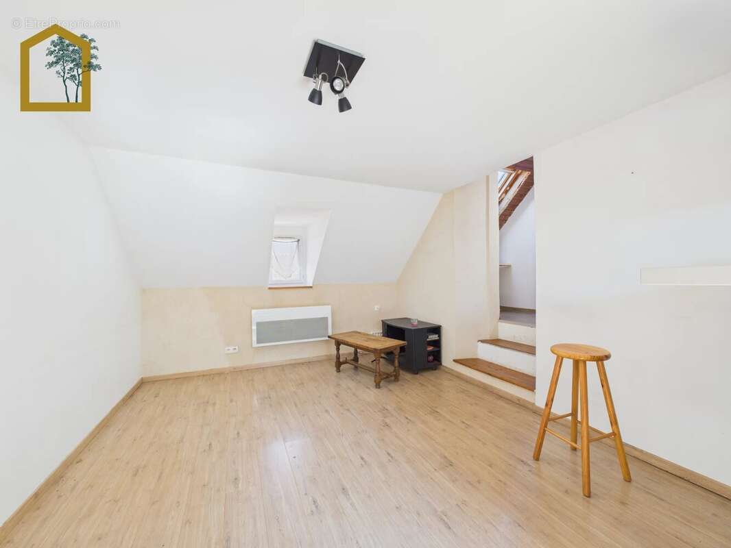 Appartement à FESCHES-LE-CHATEL