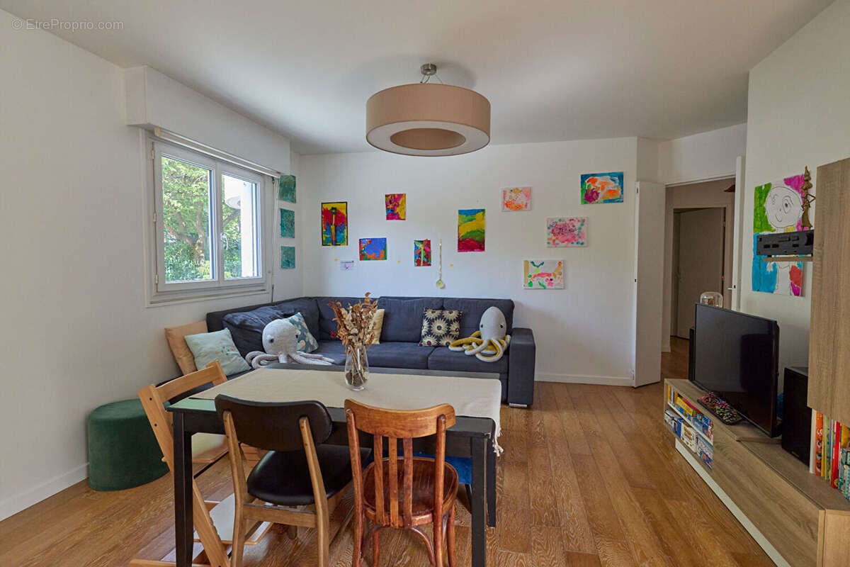 Appartement à PARIS-20E
