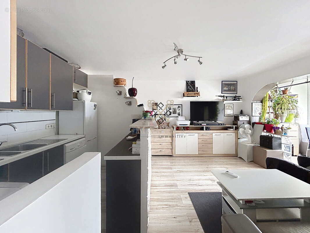 Appartement t2 - dernier etage - porto-vecchio - photo 4