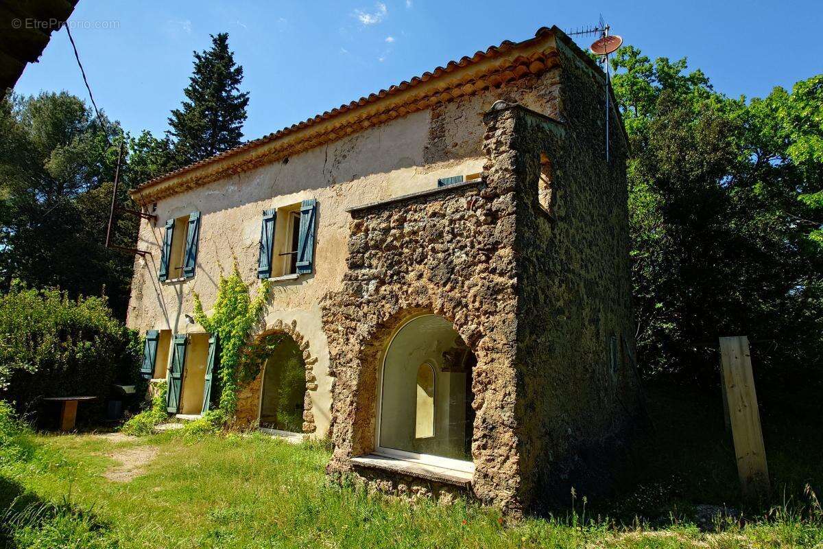 Maison à SALERNES