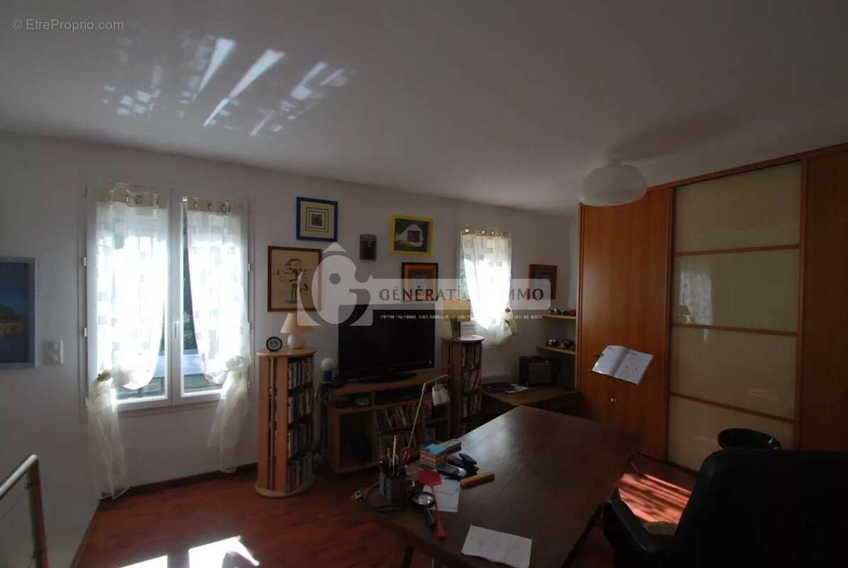 Maison à FONTVIEILLE