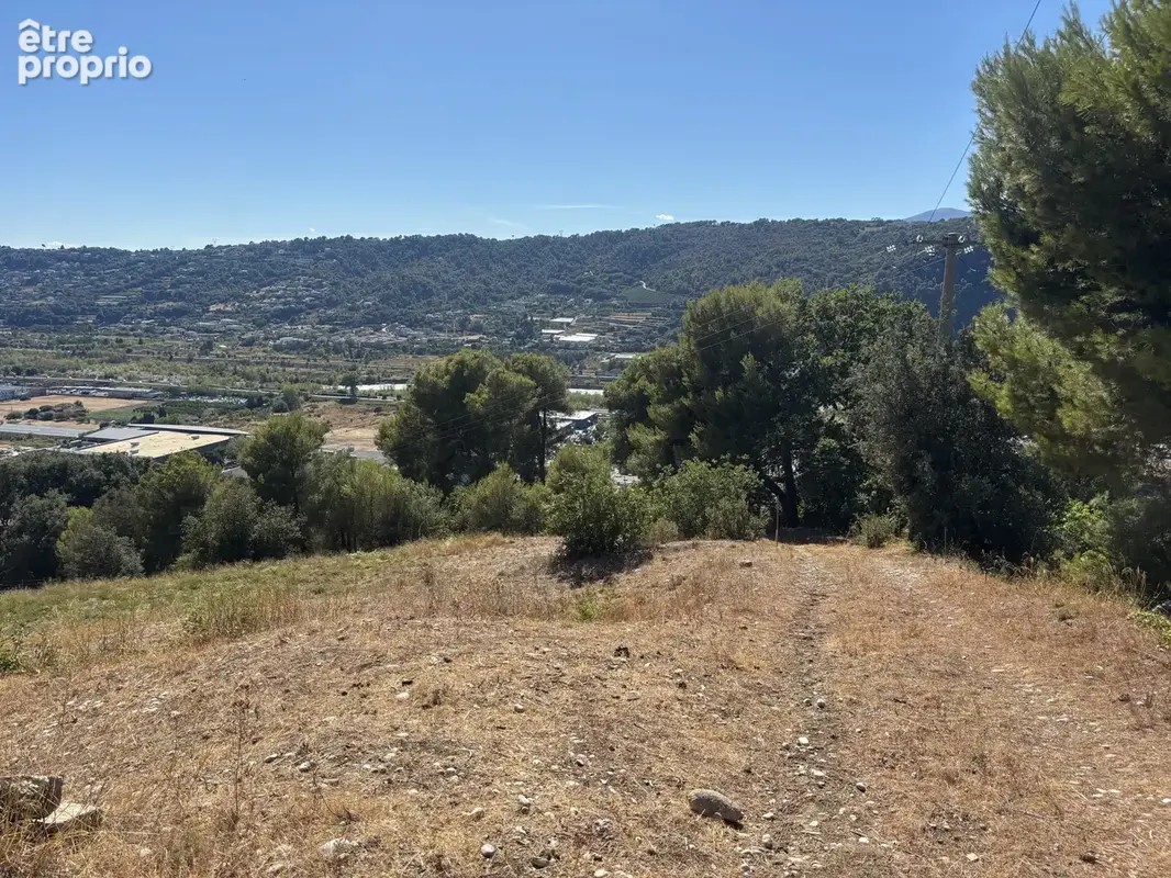 Terrain plat 1 404 m2   division autorisée   potentiel constructible   vue mer possible - photo 6