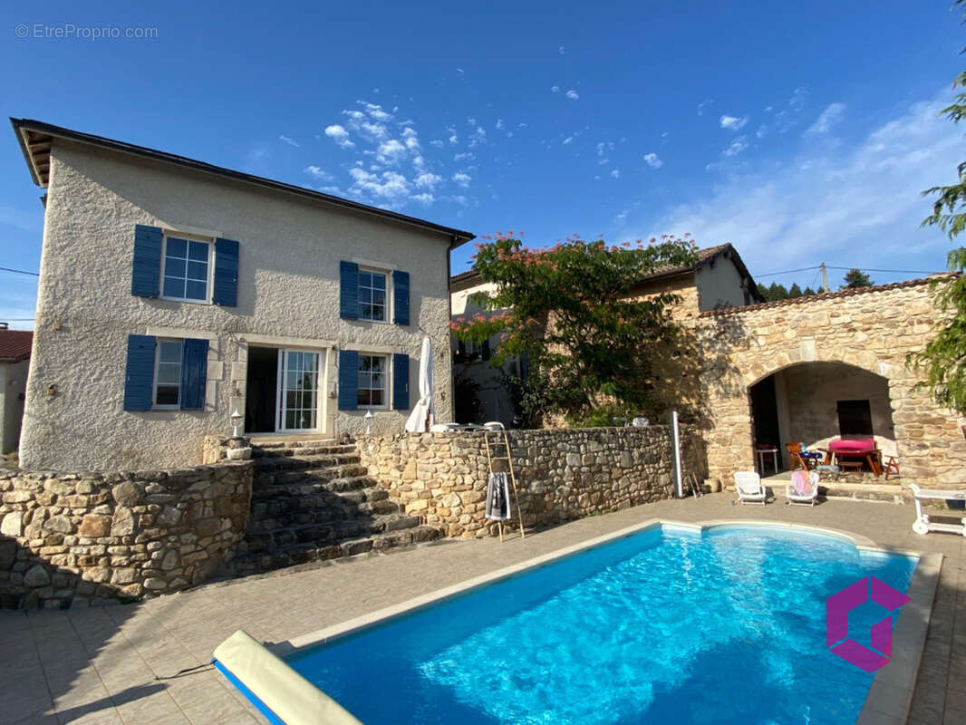 Maison 306 m² à Vollore-Ville  - photo 2