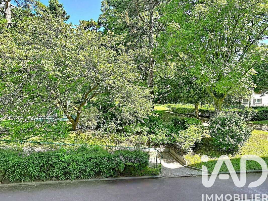 Photo 2 - Appartement à SURESNES