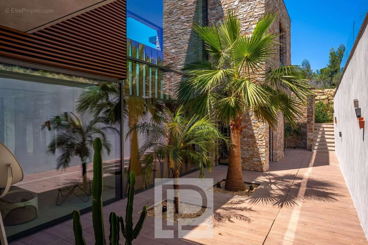 Propriété contemporaine d’exception au cœur d’un domaine privé - photo 14