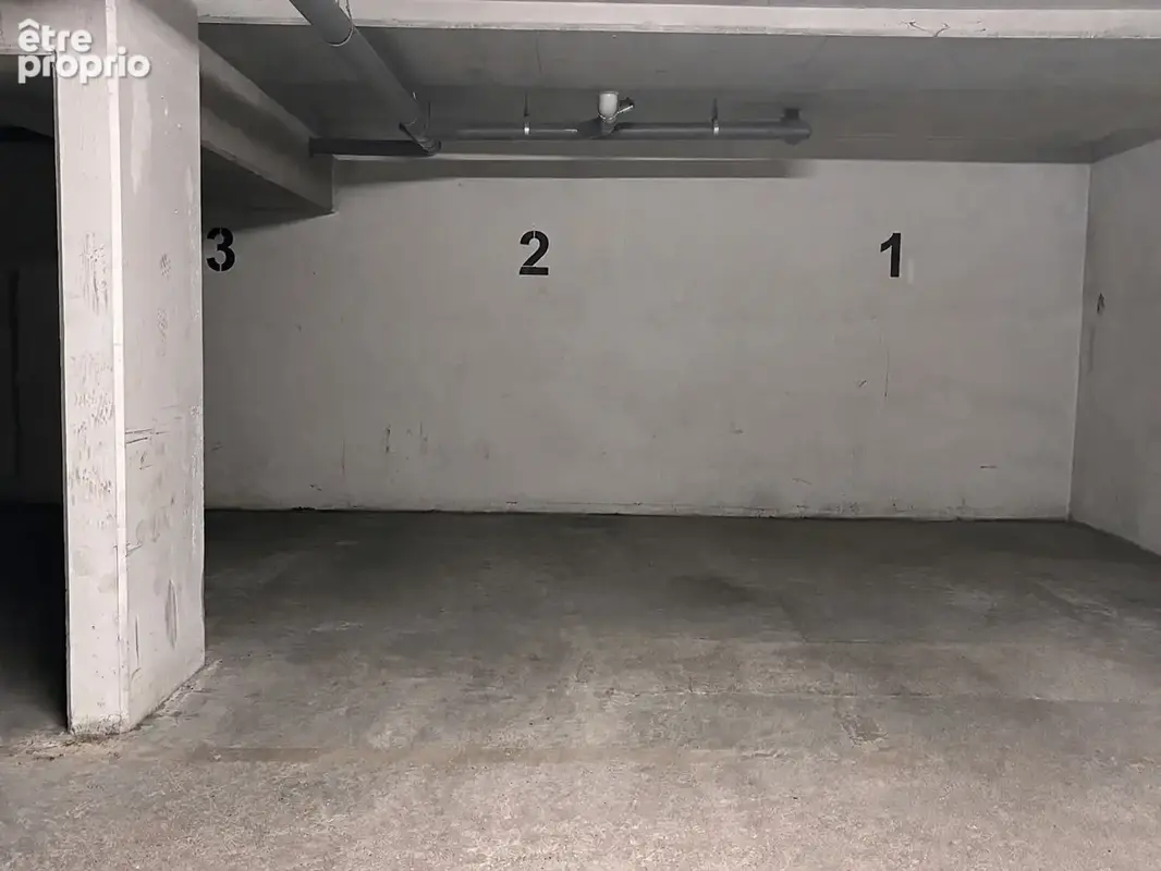 Parking à SAINT-OUEN