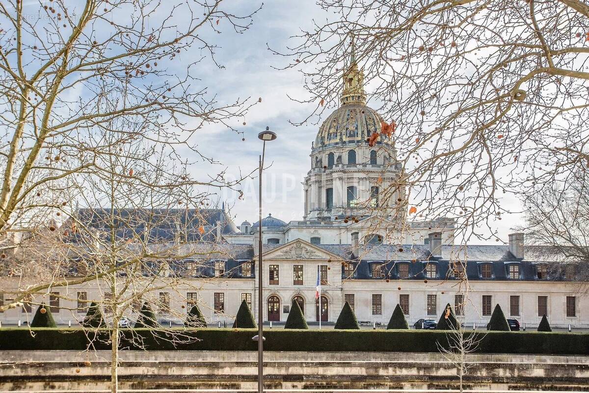 Appartement à PARIS-7E