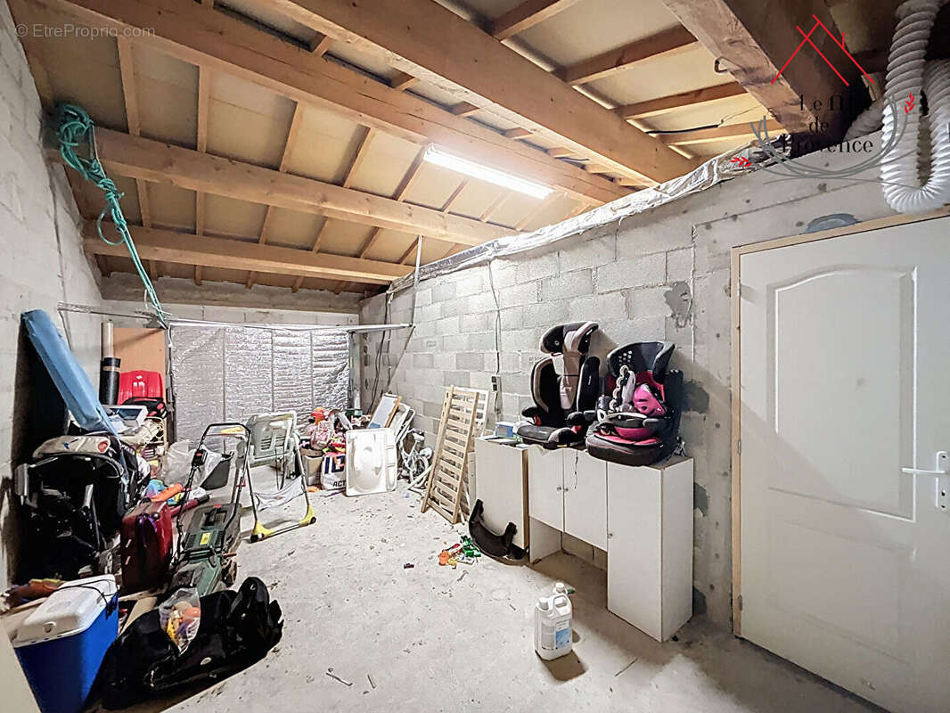 Maison à CAMARET-SUR-AIGUES