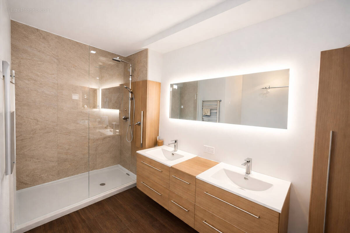 Appartement à SAINT-MAUR-DES-FOSSES