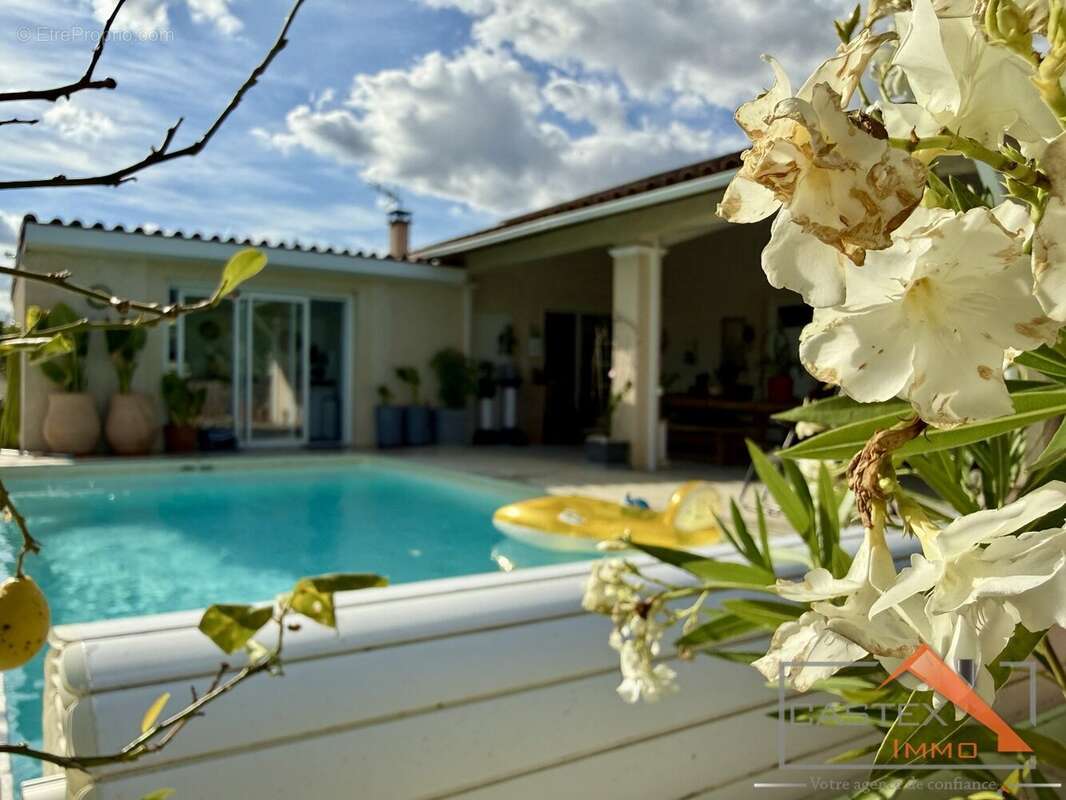 Maison à AURIGNAC