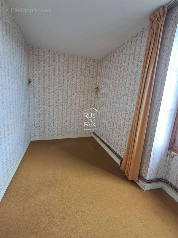 Maison située à Antran avec dépendances et grand jardin ! - photo 11