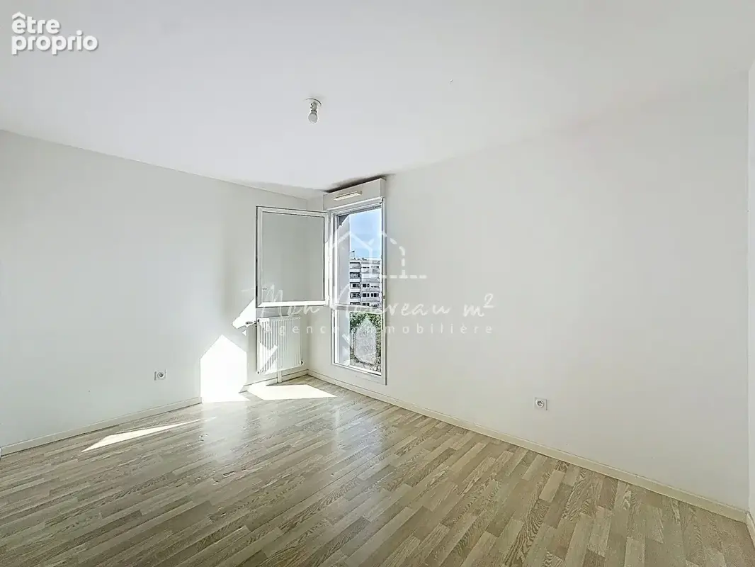 Dernier etage avec balcon - photo 5