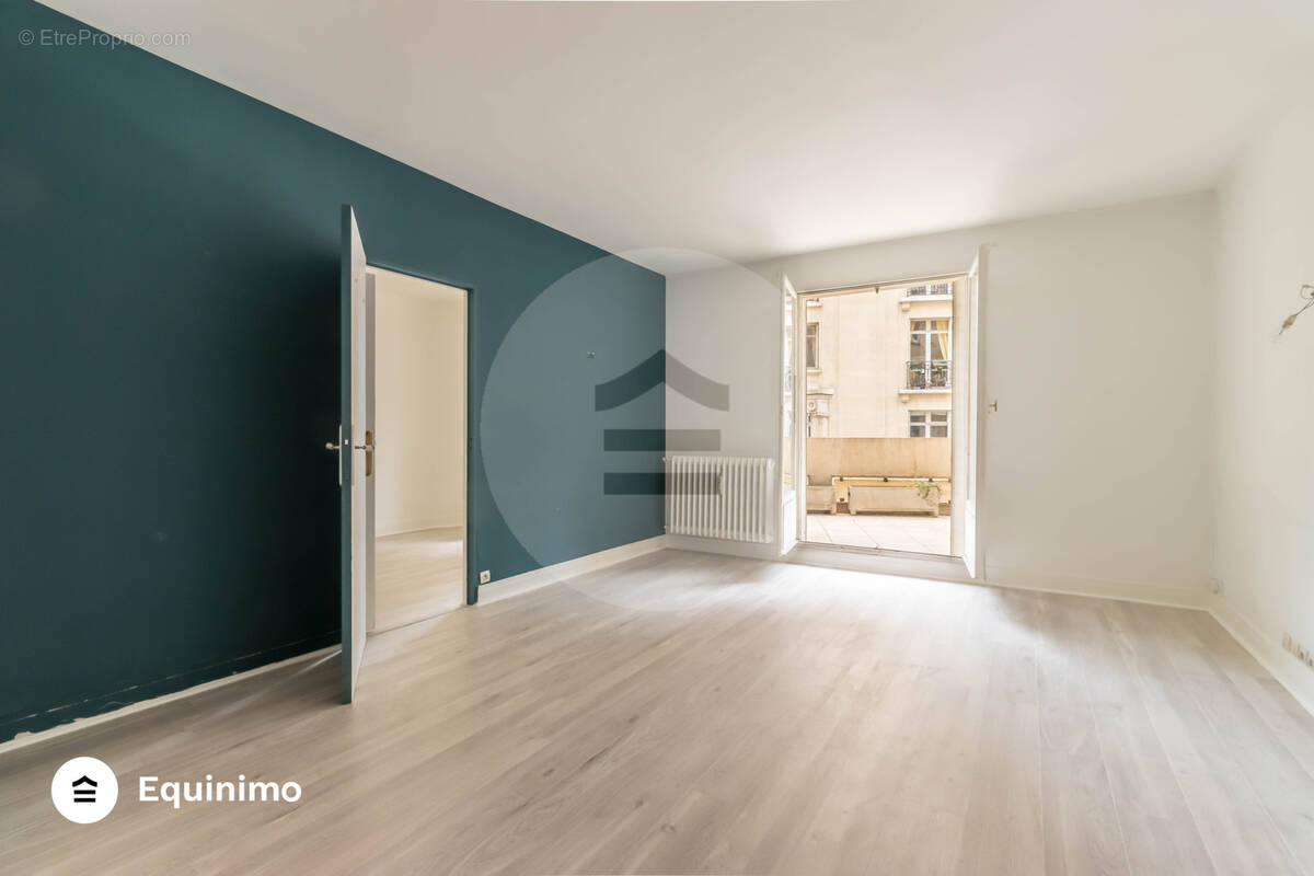 Appartement à PARIS-7E