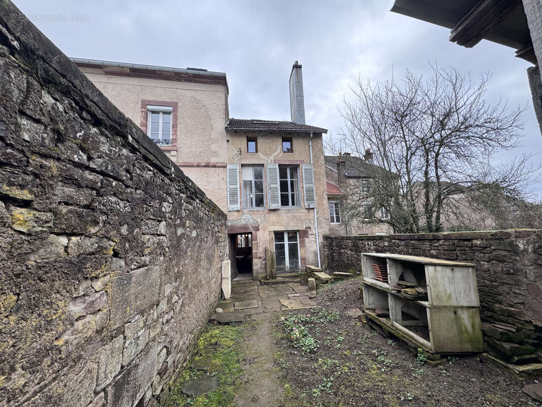 Appartement à LUXEUIL-LES-BAINS