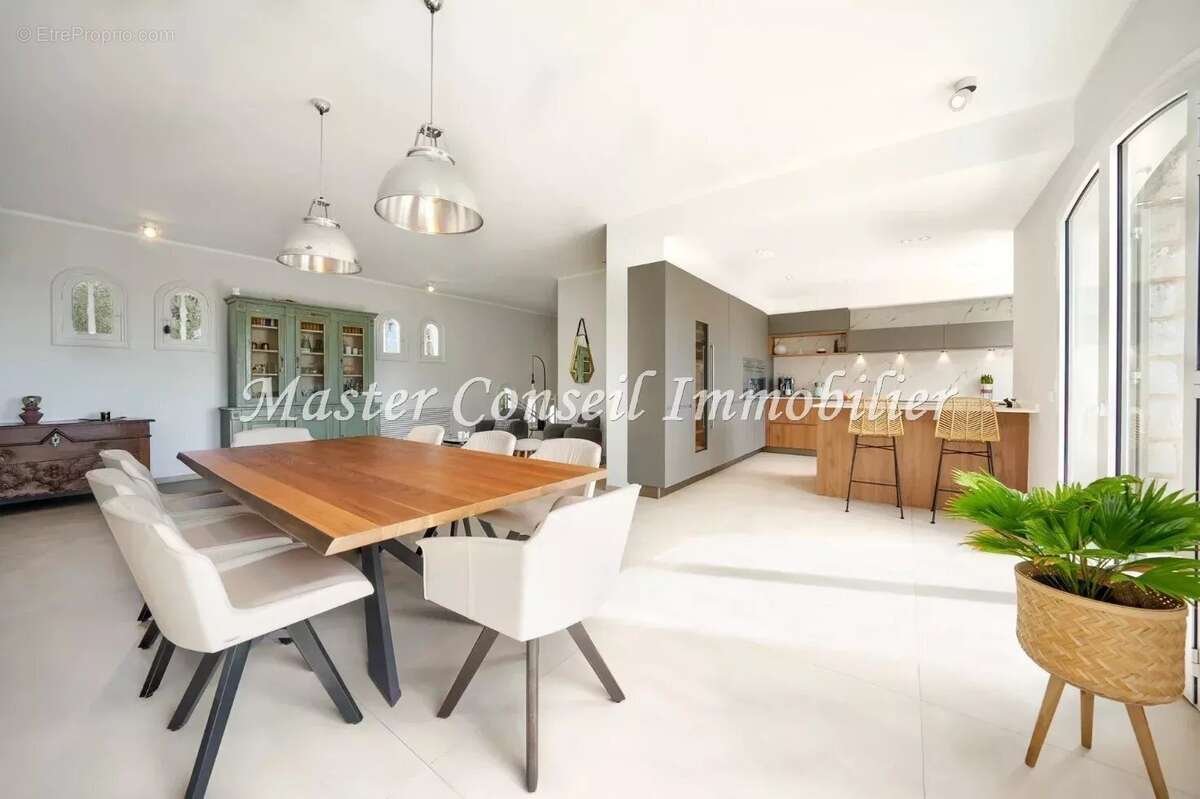 Domaine privé  superbe villa 8p 280m² contemporaine renovee  vue mer - photo 8