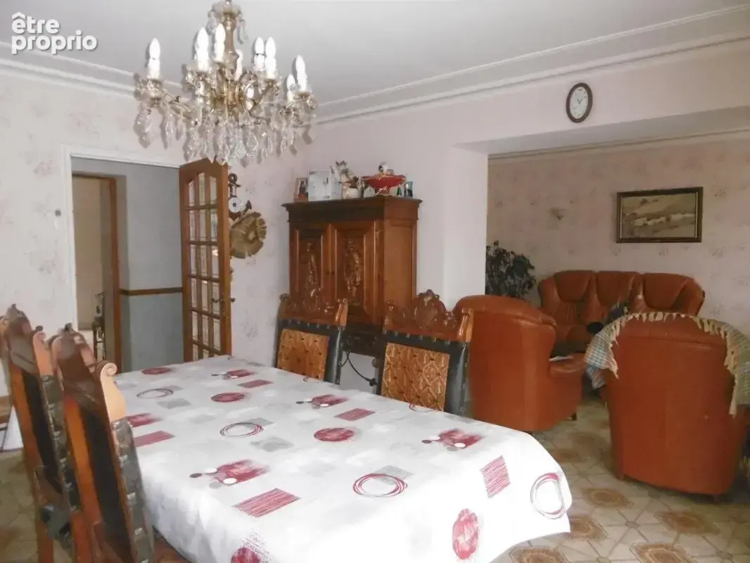 maison au calme avec 5 hectares. 5 ch. 700 m2 de dépendances - photo 3