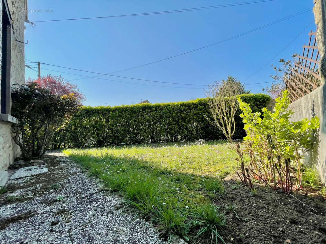 Maison à LE CHATELET-EN-BRIE