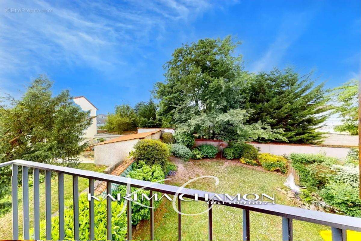 Appartement à SAINT-MAUR-DES-FOSSES