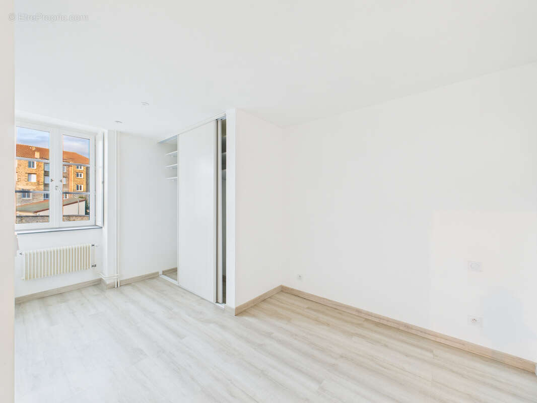 Appartement à CRAPONNE-SUR-ARZON