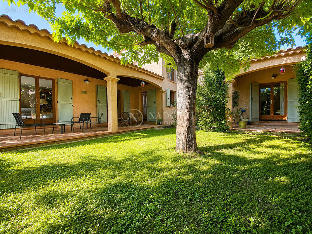 Maison à MAUBEC