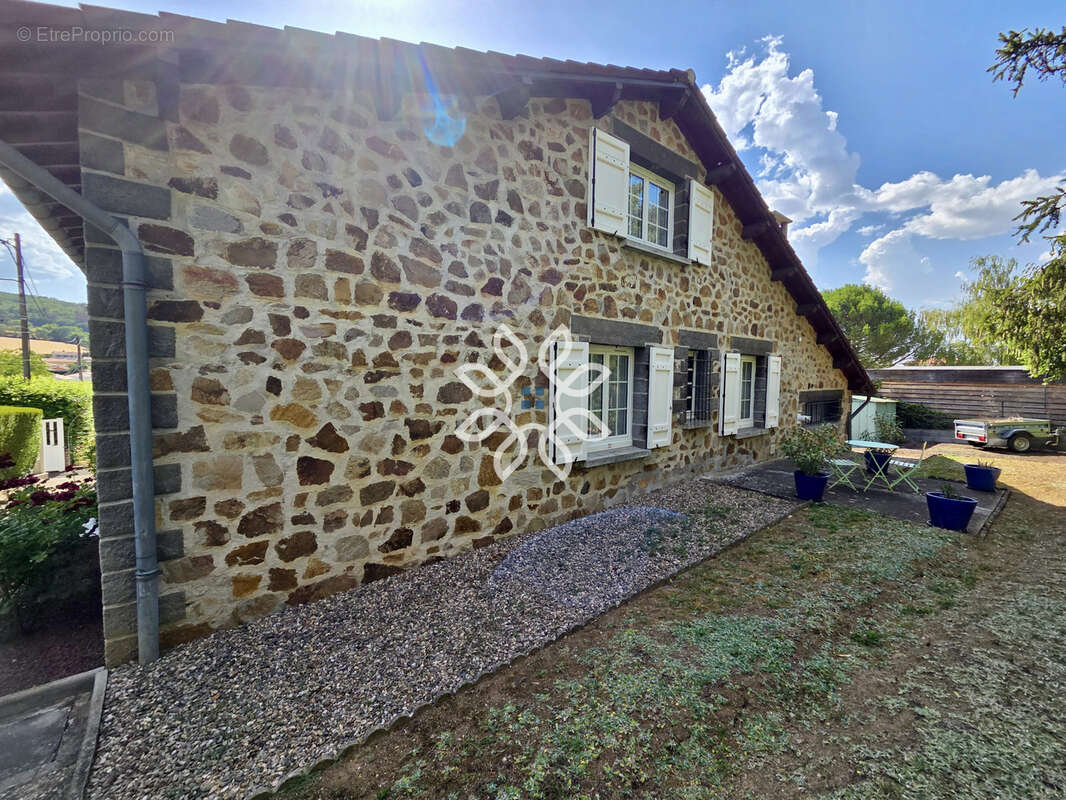 Maison familiale 5 chambres à Brioude avec terrain - photo 4