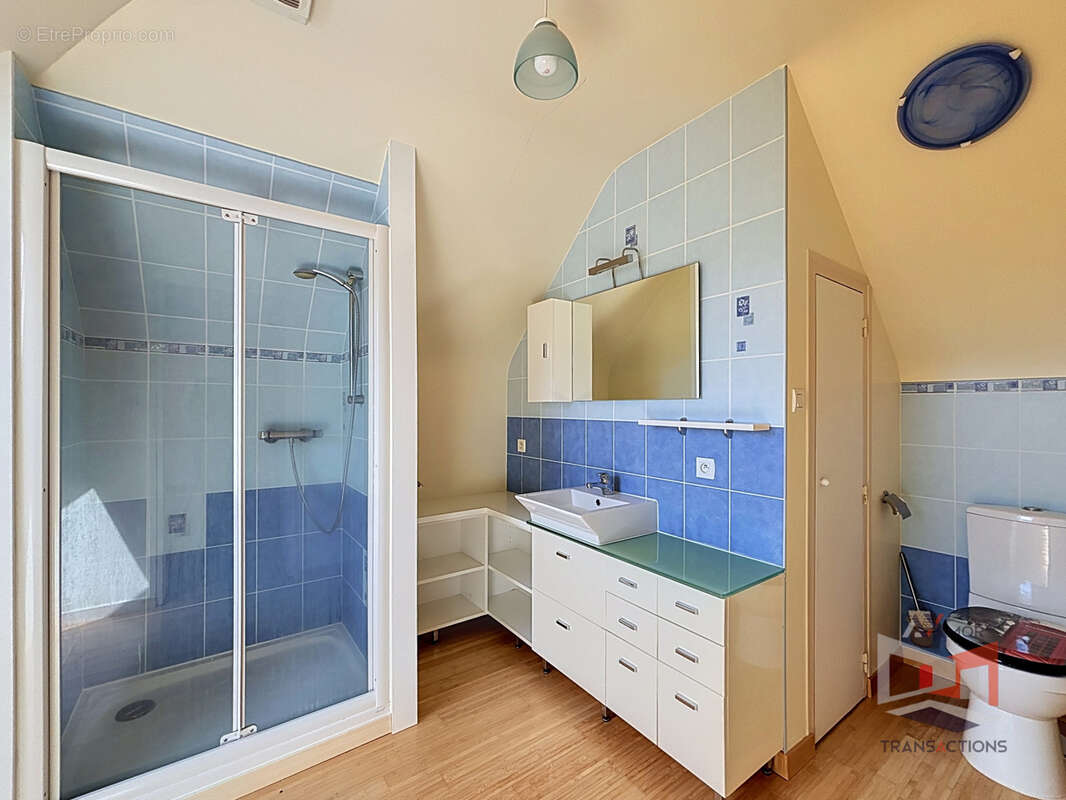 LANNION : Maison contemporaine avec grand jardin. - photo 11