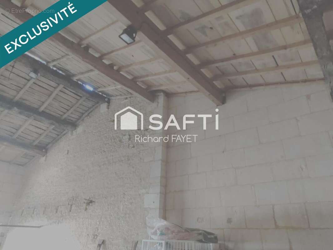 Photo 4 - Parking à SAINT-GENIS-DE-SAINTONGE