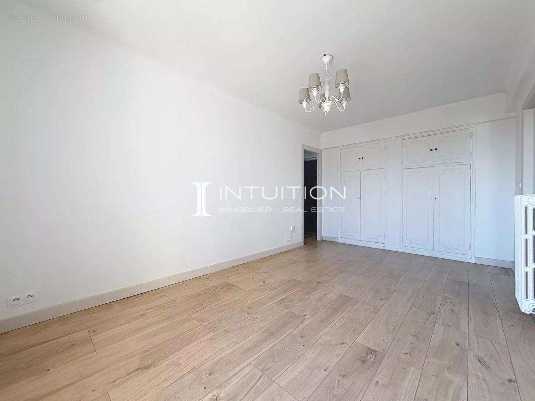 Cannes - Alexandre III : Appartement 2 pièces vue mer - photo 5