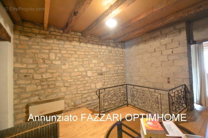 Maison à LUZY-SAINT-MARTIN