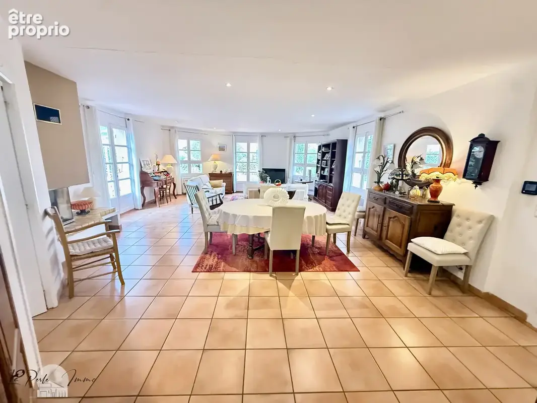 Villa 4 faces T6 de 175m2 avec jardin et garage - photo 1