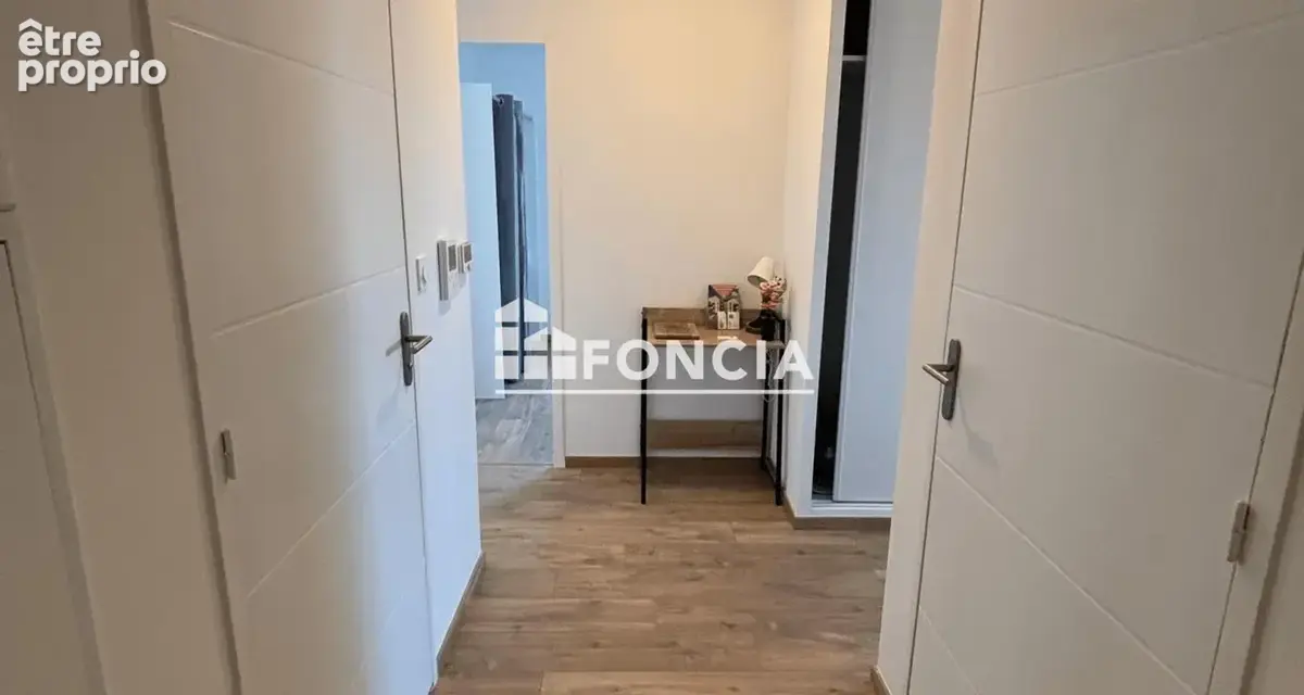 Spacieux Appartement T3, beaux volumes, cuisine aménagée, grand balcon, garage, prestations qualitatives - photo 6