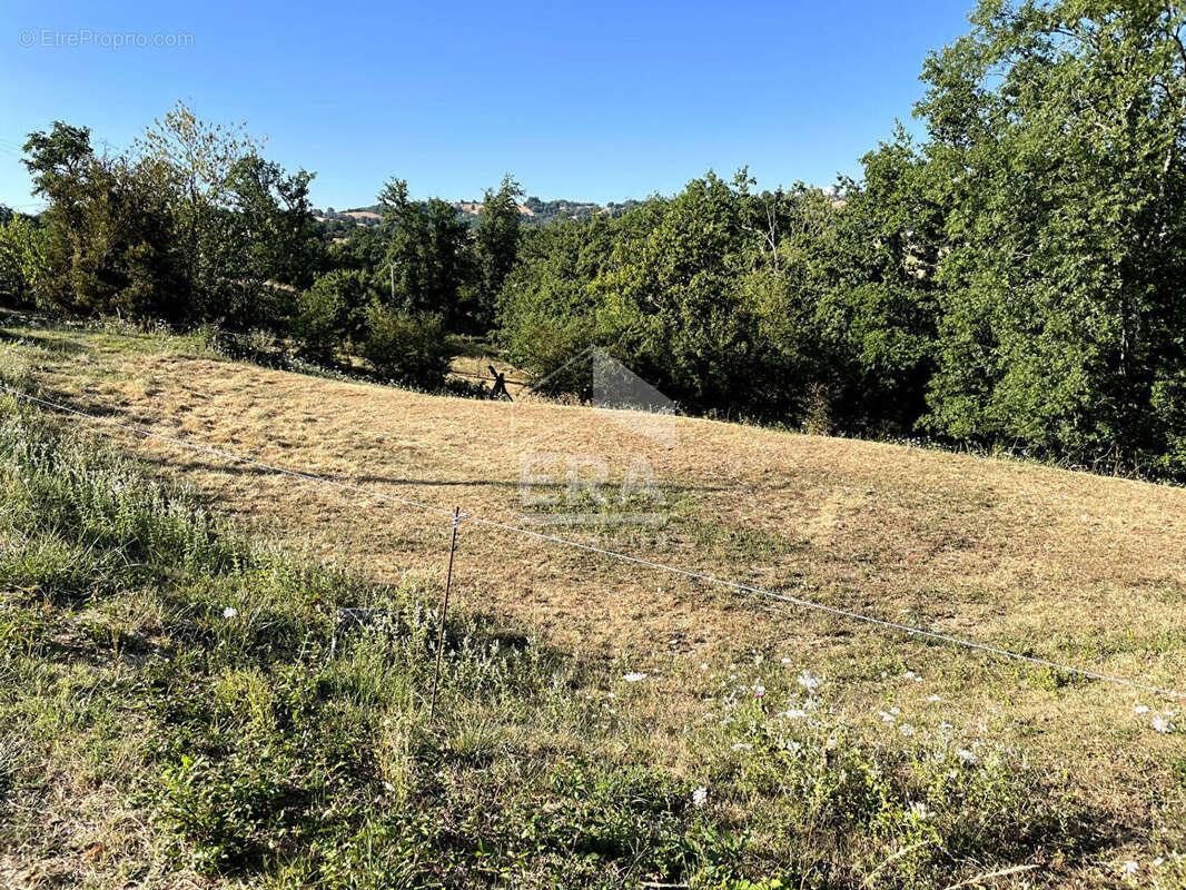 Terrain à BAGNAC-SUR-CELE