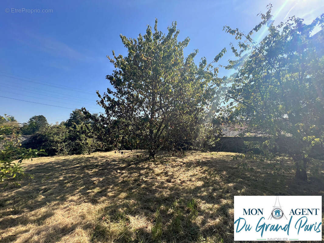 Terrain à GIF-SUR-YVETTE