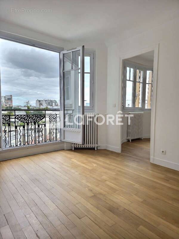 Appartement à NEUILLY-SUR-SEINE