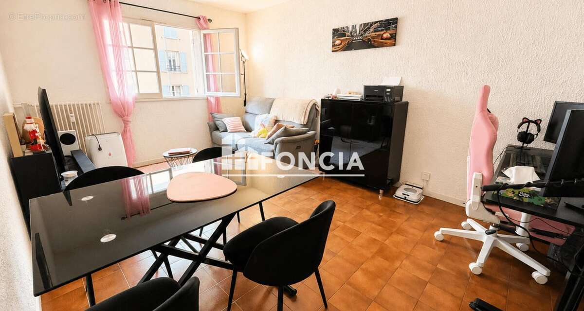 Appartement à VALLAURIS