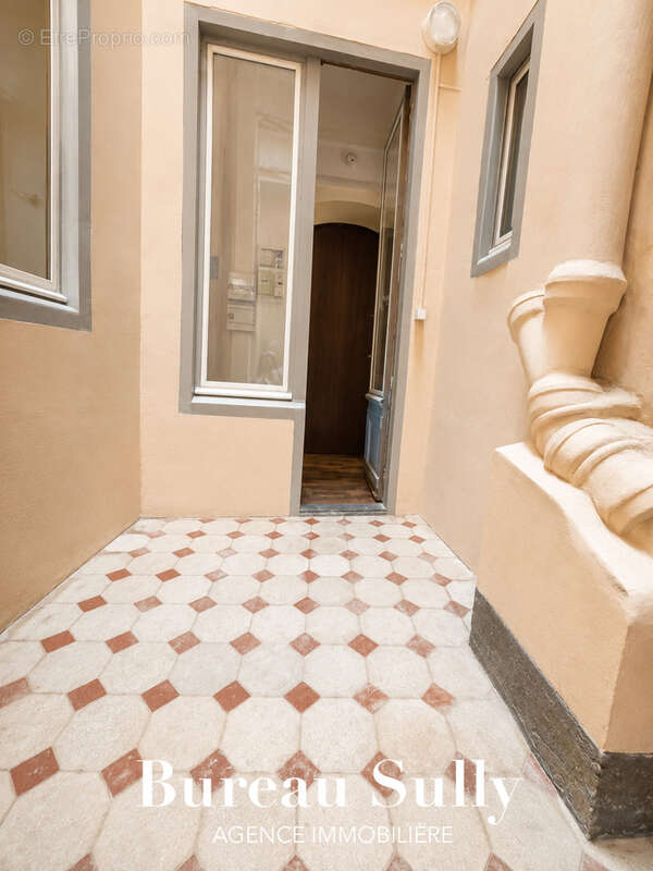 LYON 2 - 'Rue Mercière / Brest' - Bel appartement T3 - photo 9