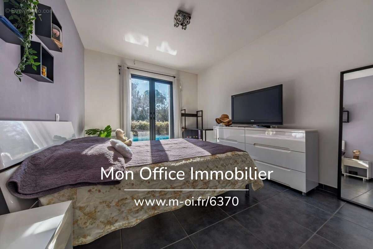 Maison à LE PUY-SAINTE-REPARADE