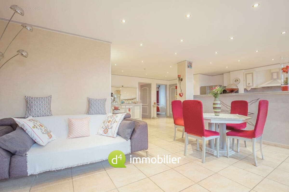 Appartement à MARSEILLE-1E