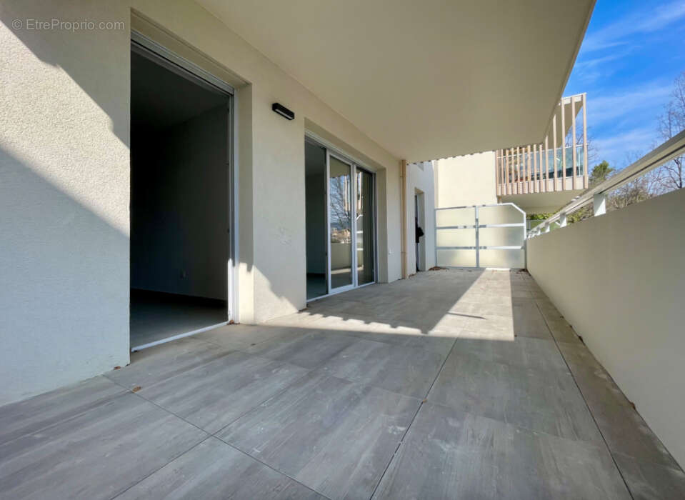 Appartement à GILETTE